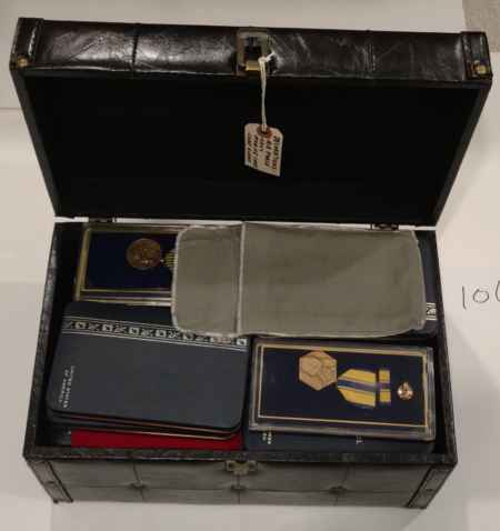 Decorations Air Force-Navy- USMC-CG (1060) picture 2