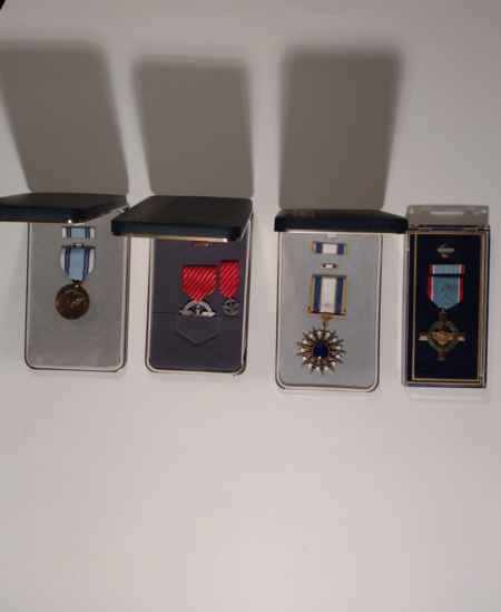 Decorations Air Force-Navy- USMC-CG (1060) picture 4