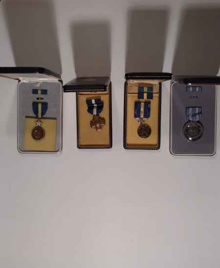 Decorations Air Force-Navy- USMC-CG (1060) picture 5