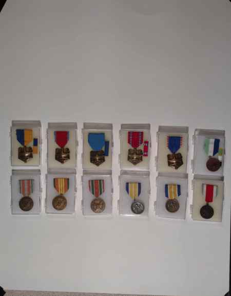 Misc Medals (1052) picture 3